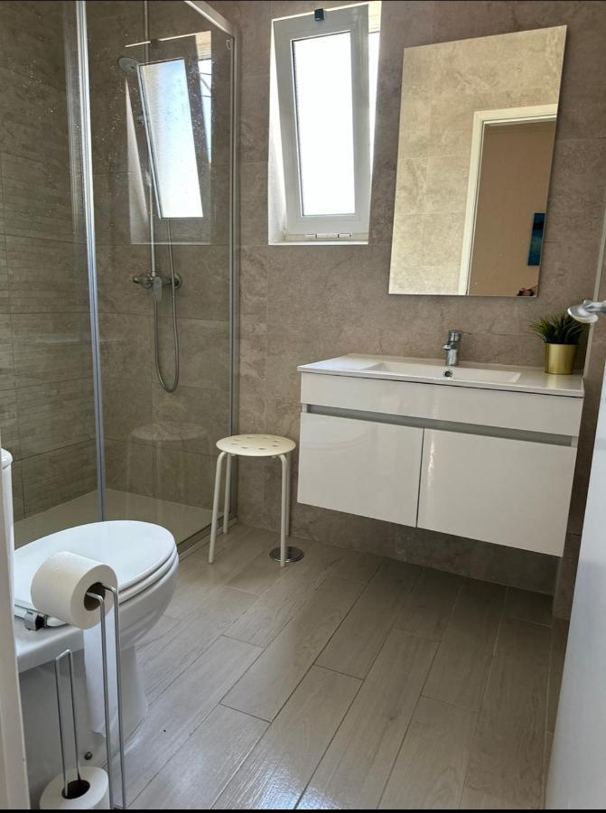Quarteira Home Beach Ferias Tranquilas A 1Km Da Praia Totalmente Renovado エクステリア 写真