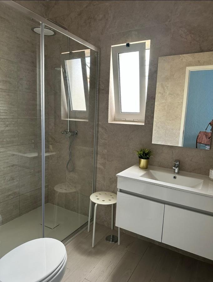 Quarteira Home Beach Ferias Tranquilas A 1Km Da Praia Totalmente Renovado エクステリア 写真