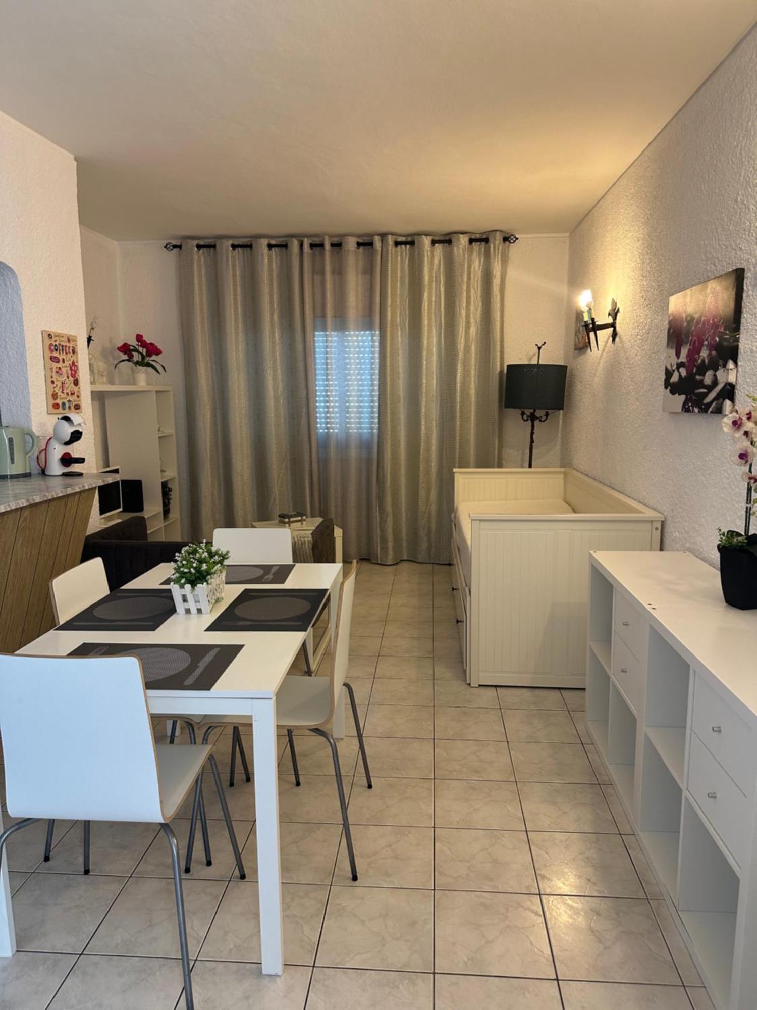 Quarteira Home Beach Ferias Tranquilas A 1Km Da Praia Totalmente Renovado エクステリア 写真